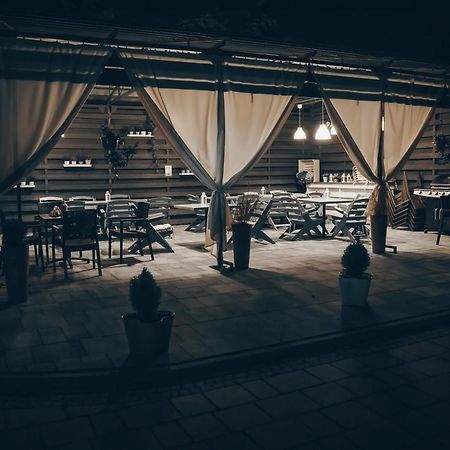 Palac Lacon Kazimierza Wielka Extérieur photo