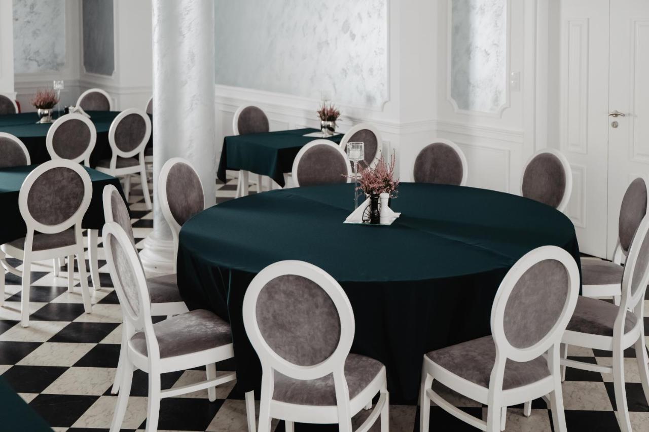 Palac Lacon Kazimierza Wielka Extérieur photo