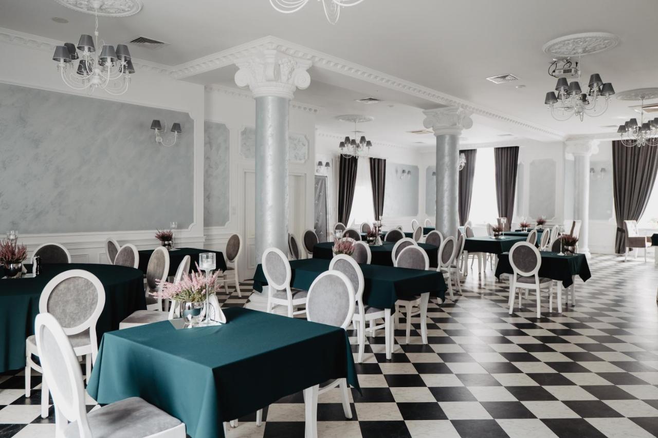 Palac Lacon Kazimierza Wielka Extérieur photo