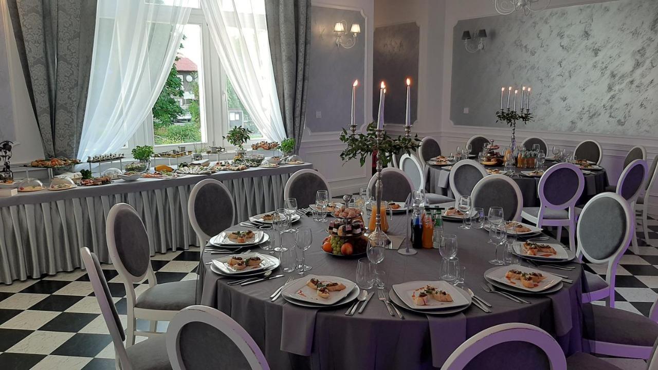Palac Lacon Kazimierza Wielka Extérieur photo